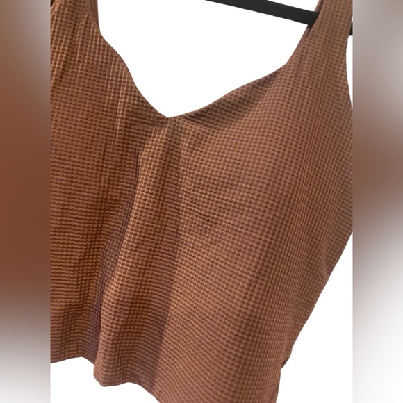 57. NWT Lululemon scoop neck yoga tank Size 12 - Picture 3 of 4